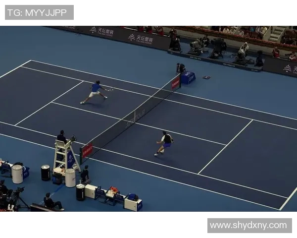 成都网球队的节奏与发展探秘：从训练到比赛的全景观察